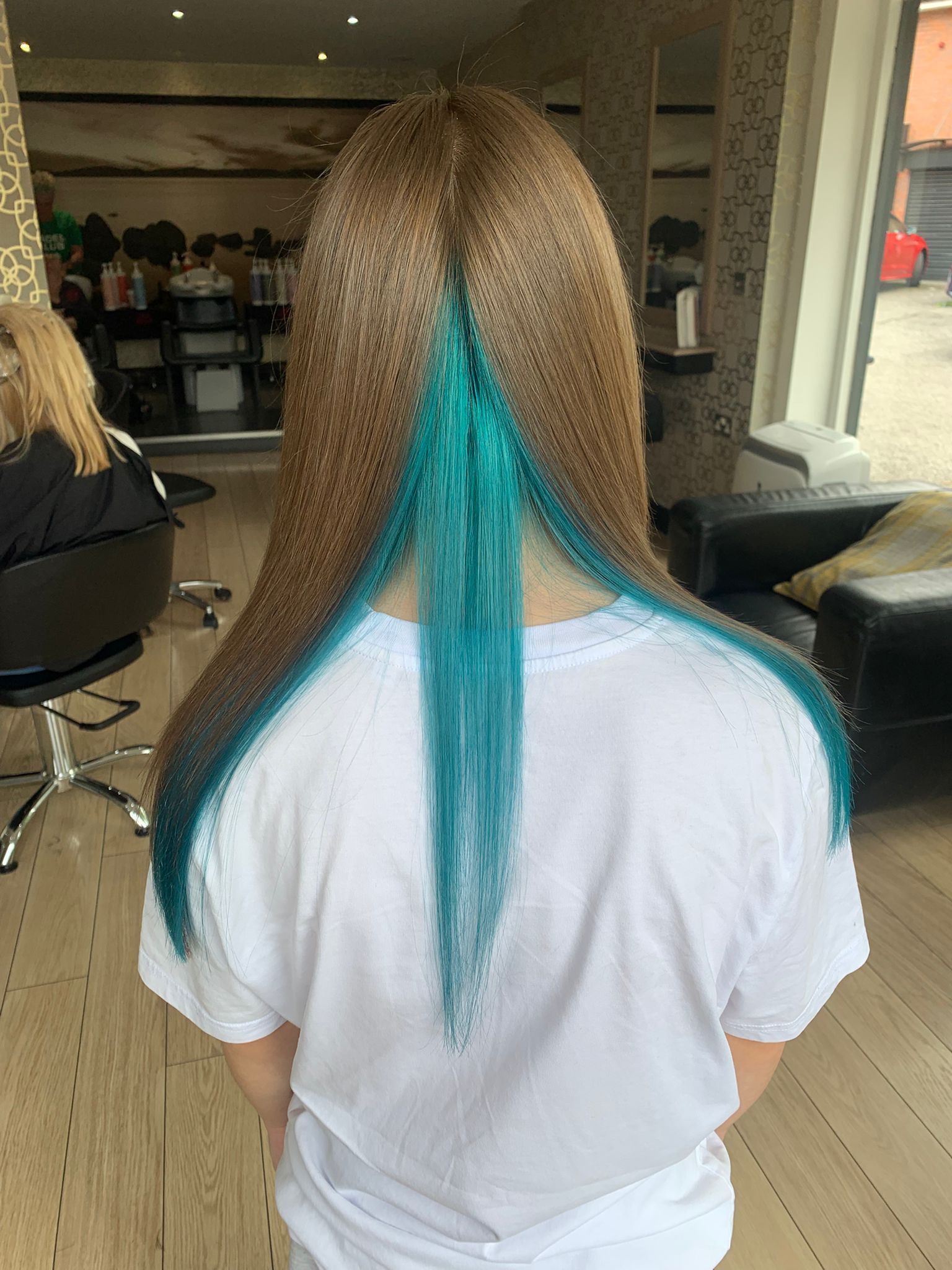 Hidden colour placement with an avant-garde edge
