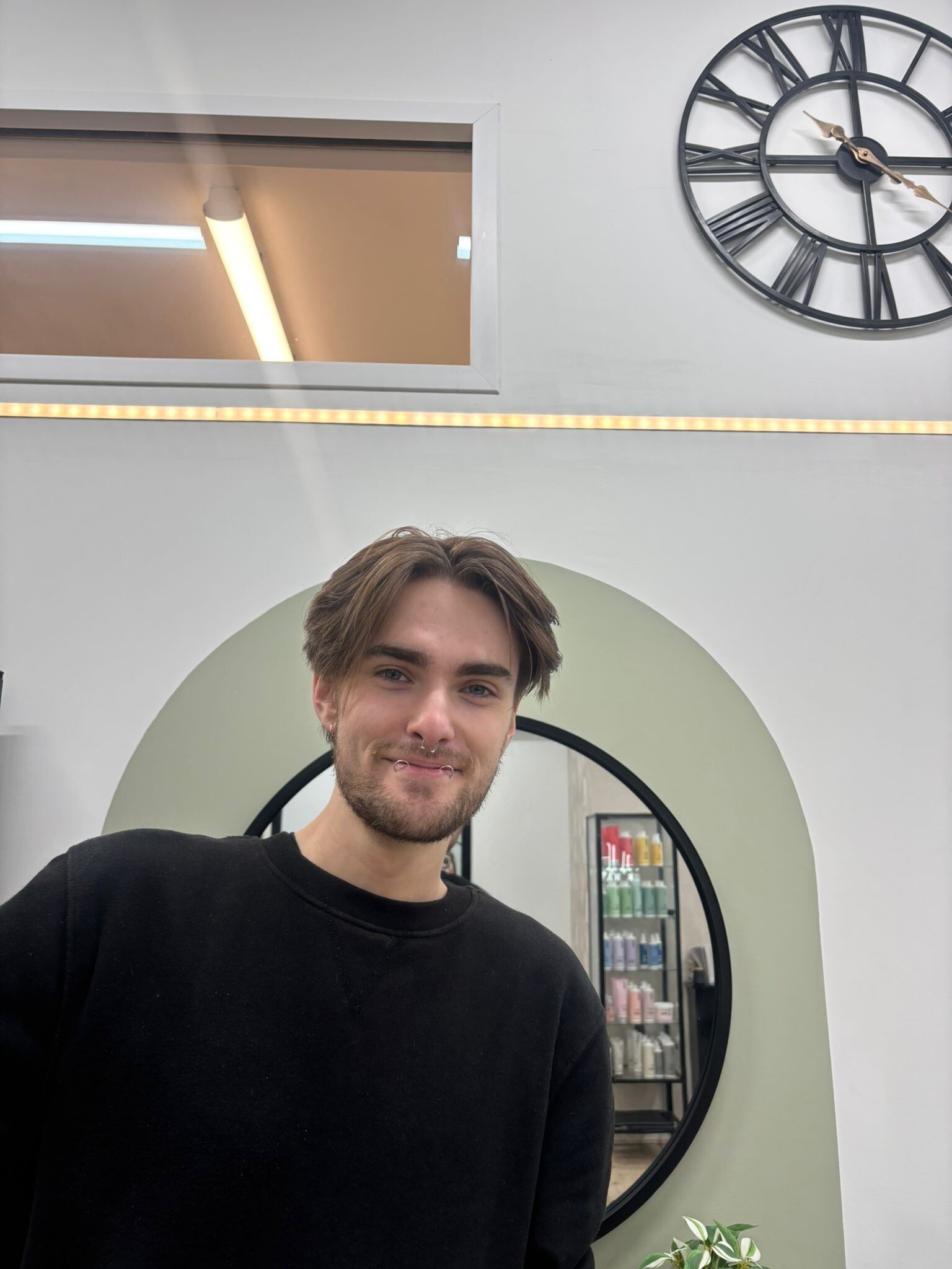 James - Junior Stylist